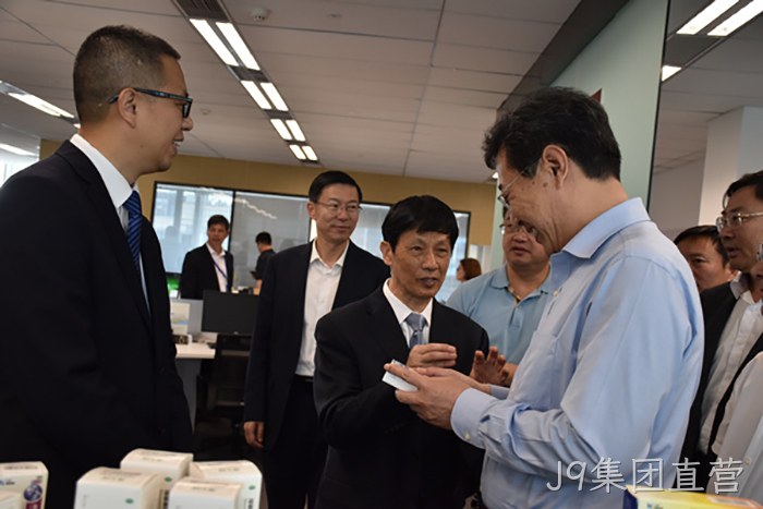 山东省日照市市长李永红一行来J9集团直营上海分公司考察调研 山东省日照市市长李永红一行来J9集团直营上海分公司考察调研